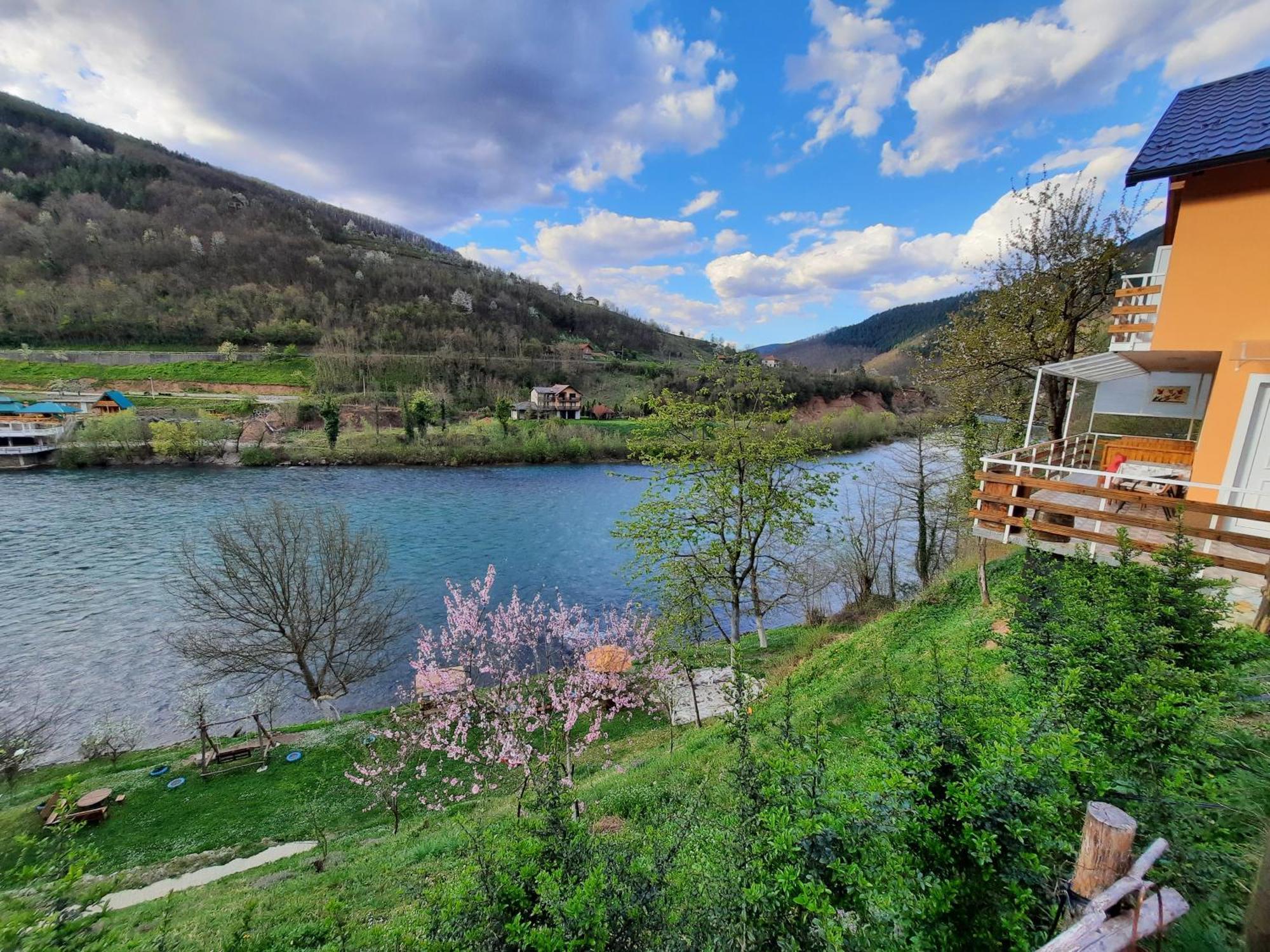 Apartmani Vila Na Drini Foca Zewnętrze zdjęcie